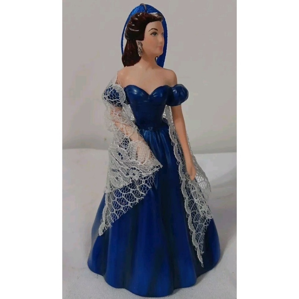 Vintage 2001 Hallmark Ornament Portrait of Scarlett Gone with the Wind Hallmark - Picture 6 of 10